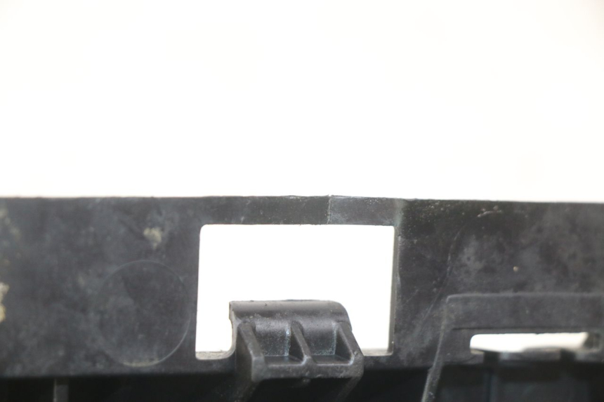 photo de BATTERY TRAY PEUGEOT CITYSTAR 2T 50 (2018 - 2021) - Technical close-up