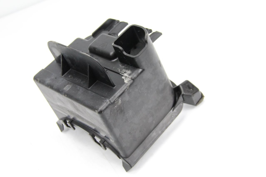 photo de BATTERY BOX YAMAHA CYGNUS X INJECTION 125 (2007 - 2013) - Technical close-up