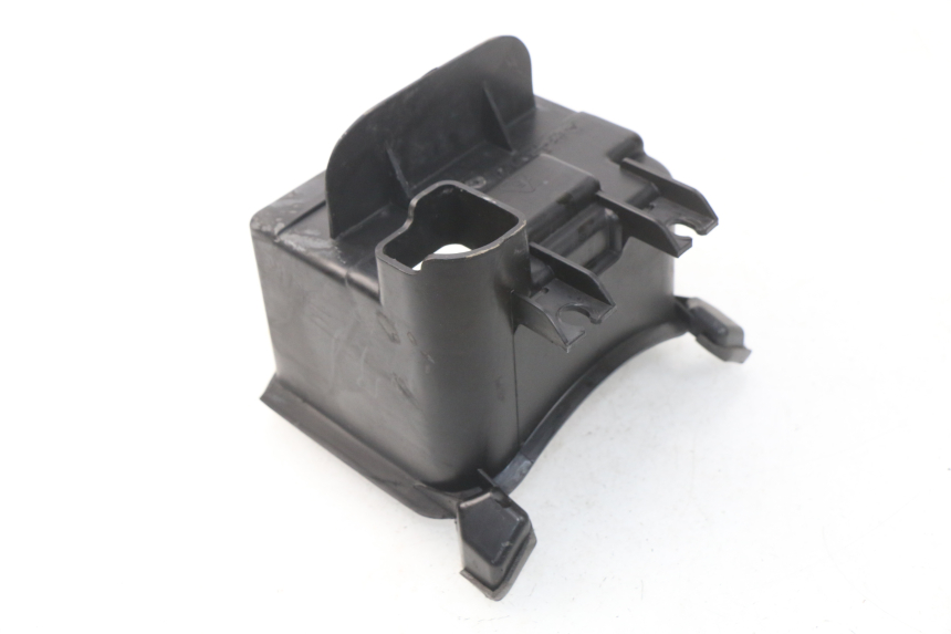 photo de BATTERY BOX YAMAHA CYGNUS X INJECTION 125 (2007 - 2013) - Zoom on usage condition