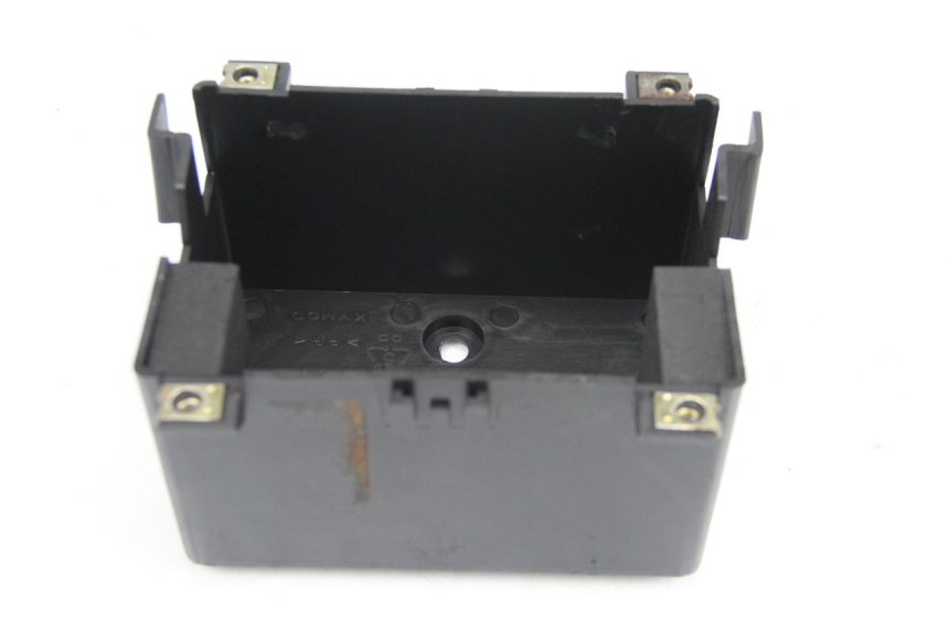photo de BATTERY BOX KYMCO DINK 4T 50 (2007 - 2018) - Surface and material condition