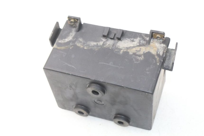 photo de BATTERY BOX KYMCO DINK STREET 125 (2009 - 2014) - Zoom on usage condition
