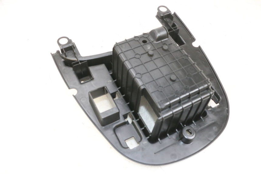 photo de BATTERY TRAY PEUGEOT DJANGO 4T 50 (2014 - 2019) - Zoom on usage condition