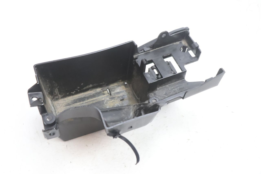 photo de BATTERY BOX KAWASAKI ER-6 ER6 N 650 (2005 - 2009) - Zoom on usage condition