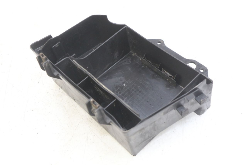 photo de BATTERY TRAY HONDA FES PANTHEON 2T 125 (1998 - 2002) - Alternative perspective