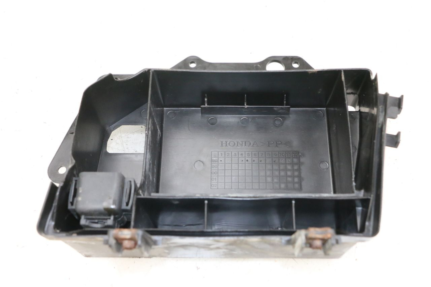 photo de BATTERY TRAY HONDA FES PANTHEON 2T 125 (1998 - 2002) - Alternative perspective