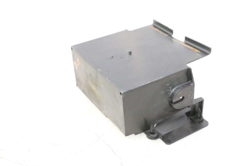 photo de BATTERY BOX YAMAHA FJR 1300 (2001 - 2005) - Zoom on usage condition