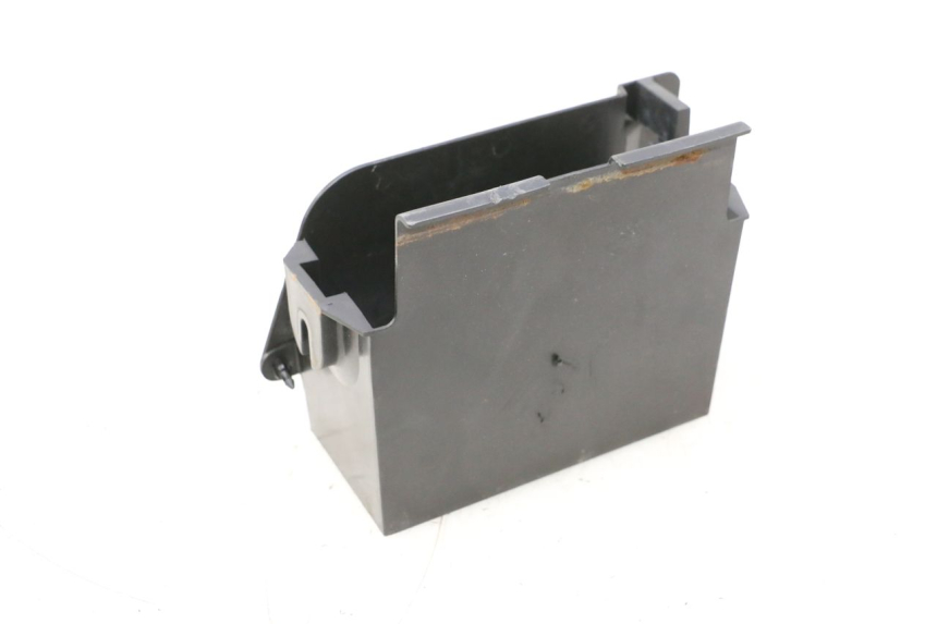 photo de BATTERY BOX YAMAHA FJR 1300 (2001 - 2005) - Technical close-up