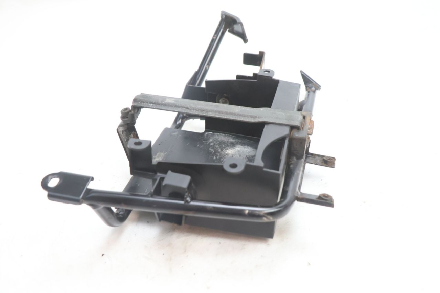 photo de BATTERY BOX YAMAHA FJR 1300 (2001 - 2005) - Alternative perspective