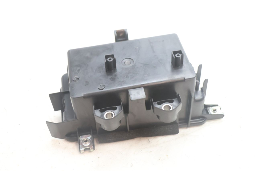 photo de BATTERY BOX HONDA FJS SILVER WING SILVERWING 400 (2005 - 2008) - Alternative perspective