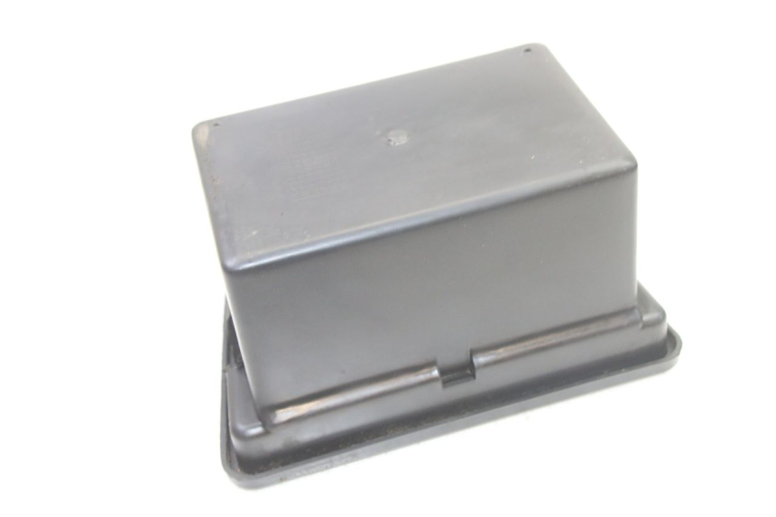 photo de BATTERY BOX VENESI FLY RETRO 4T 50 (2020 - 2025) - Surface and material condition