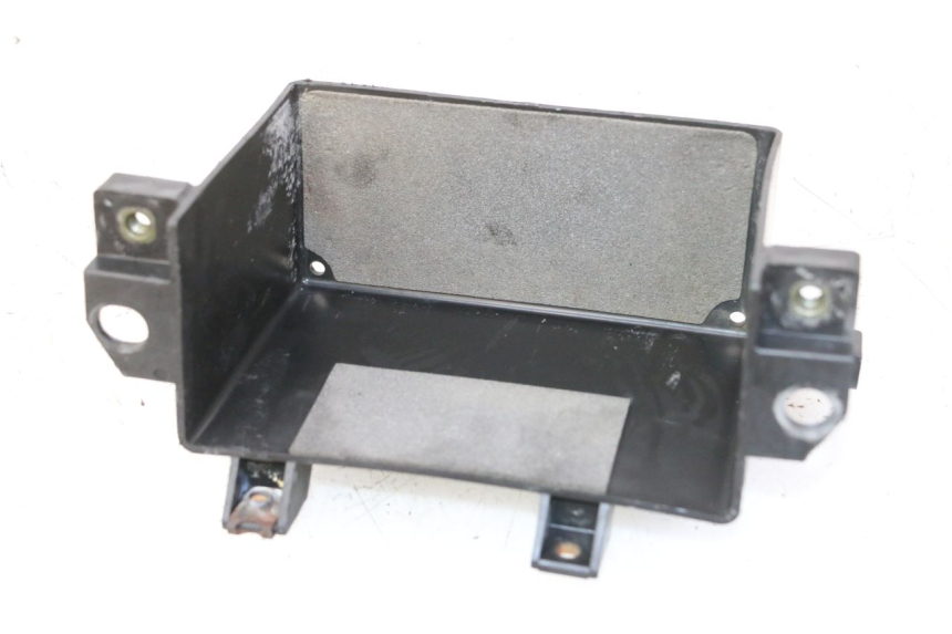 photo de BATTERY BOX YAMAHA FZ6 FAZER S2 600 (2007 - 2011) - Technical close-up