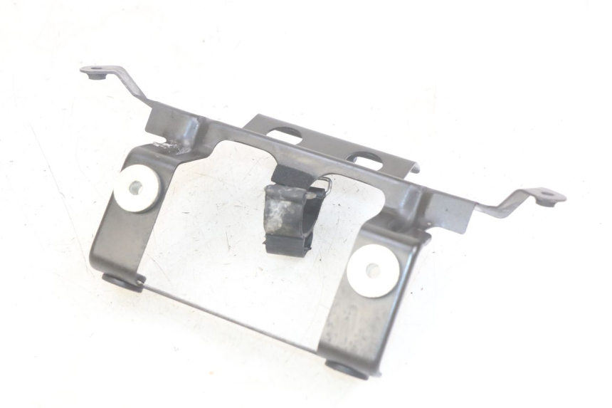 photo de BATTERY TRAY YAMAHA FZS FAZER 600 (1998 - 2001) - Zoom on usage condition