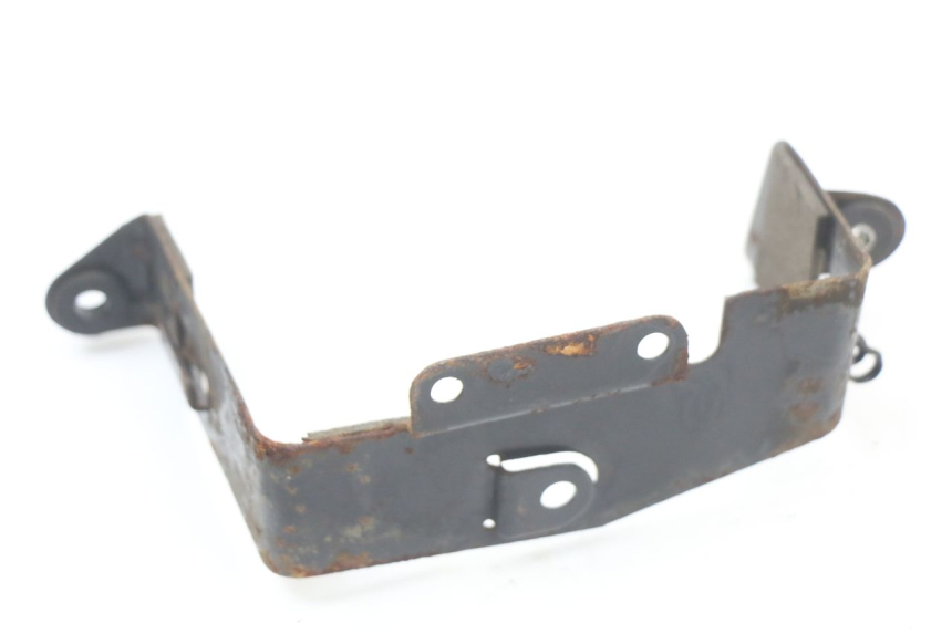 photo de BATTERY BOX SUZUKI GN 125 (1997 - 2000) - Zoom on usage condition