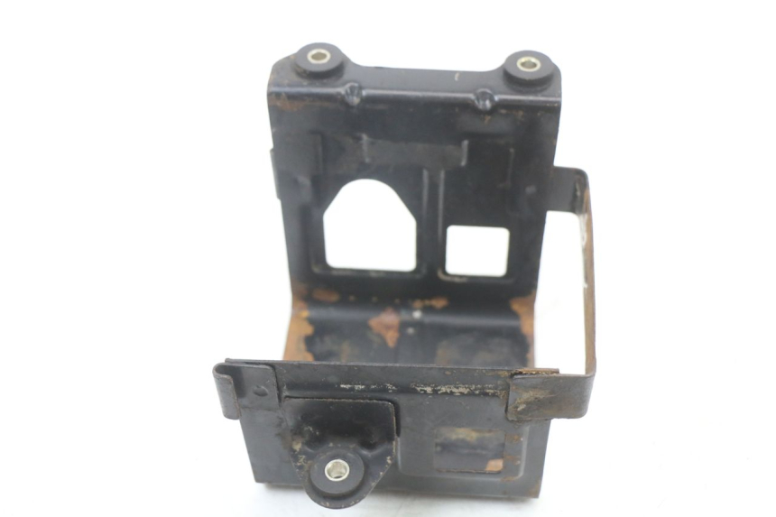 photo de BATTERY BOX SUZUKI GSX E 250 (1982 - 1983) - Component detail
