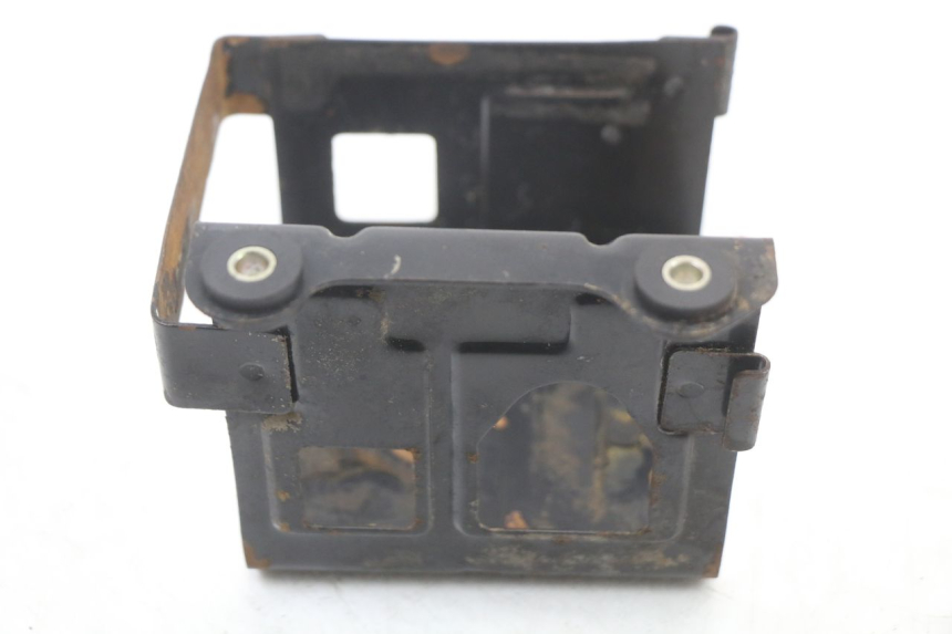 photo de BATTERY BOX SUZUKI GSX E 250 (1982 - 1983) - Alternative perspective