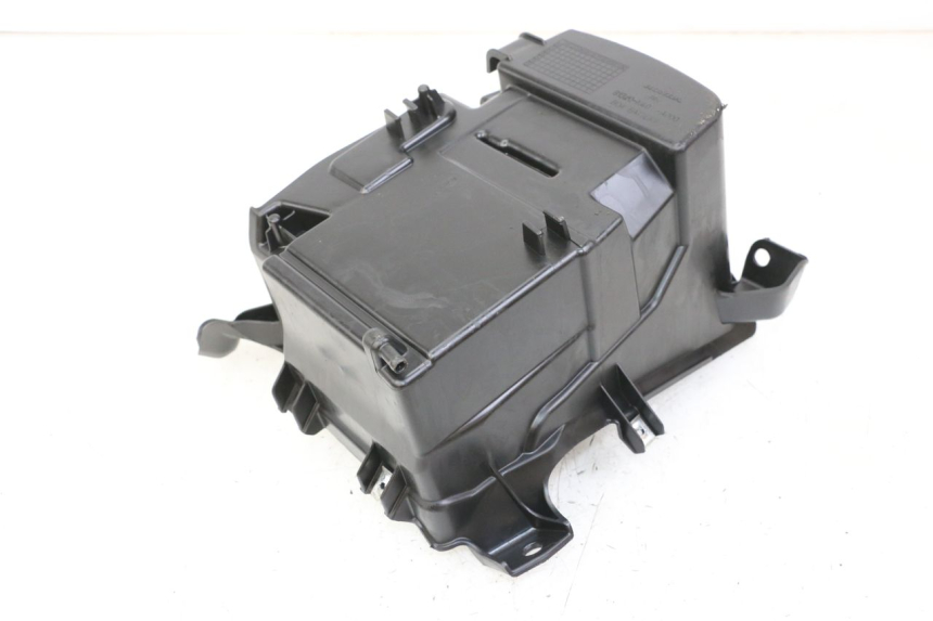 photo de BATTERY BOX HONDA FORZA 125 (2021 - 2025) - Zoom on usage condition