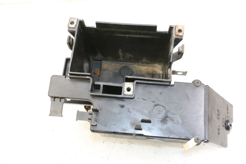 photo de BATTERY BOX HONDA VT C2 SHADOW 750 (1997 - 2001) - Fixing points details