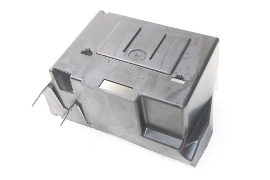 photo de BATTERY TRAY HONDA INTEGRA NC D 750 (2016 - 2018) - Zoom on usage condition
