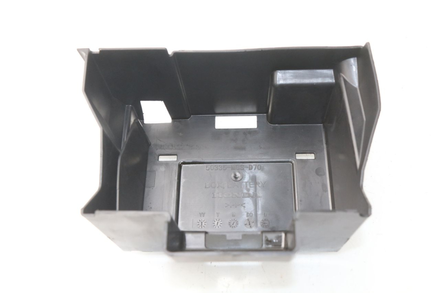 photo de BATTERY TRAY HONDA INTEGRA NC D 750 (2016 - 2018) - Technical close-up