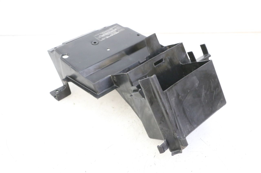 photo de BATTERY TRAY KAWASAKI ZR7 ZR-7 S 750 (1999 - 2004) - Fixing points details