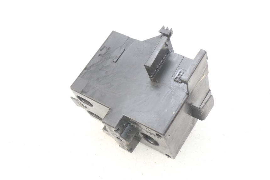 photo de BATTERY BOX PEUGEOT LUDIX BLASTER 50 (2006 - 2014) - Zoom on usage condition