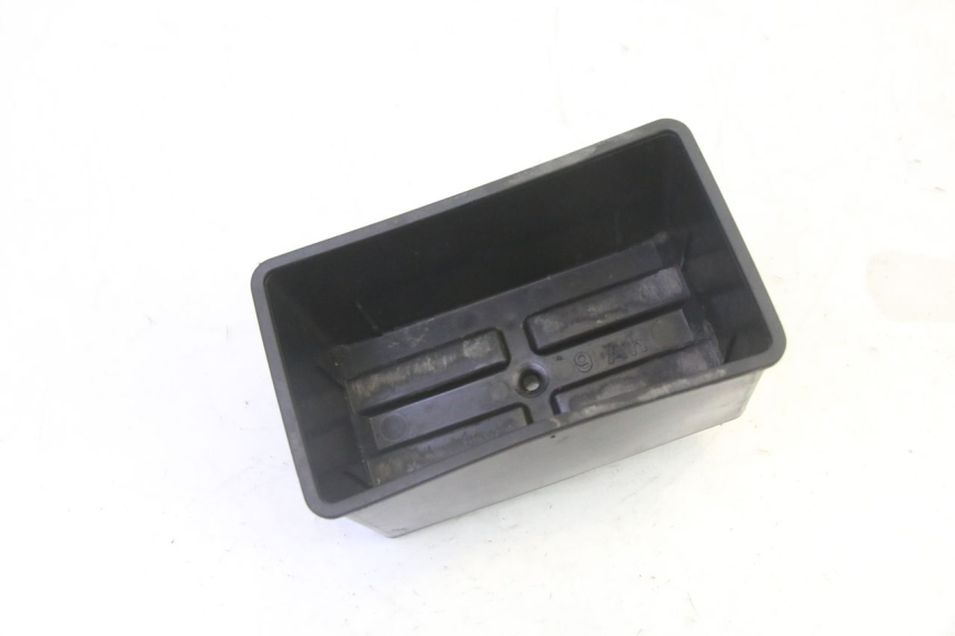 photo de BATTERY BOX PIAGGIO LXV 4T 50 (2009 - 2013) - Component detail