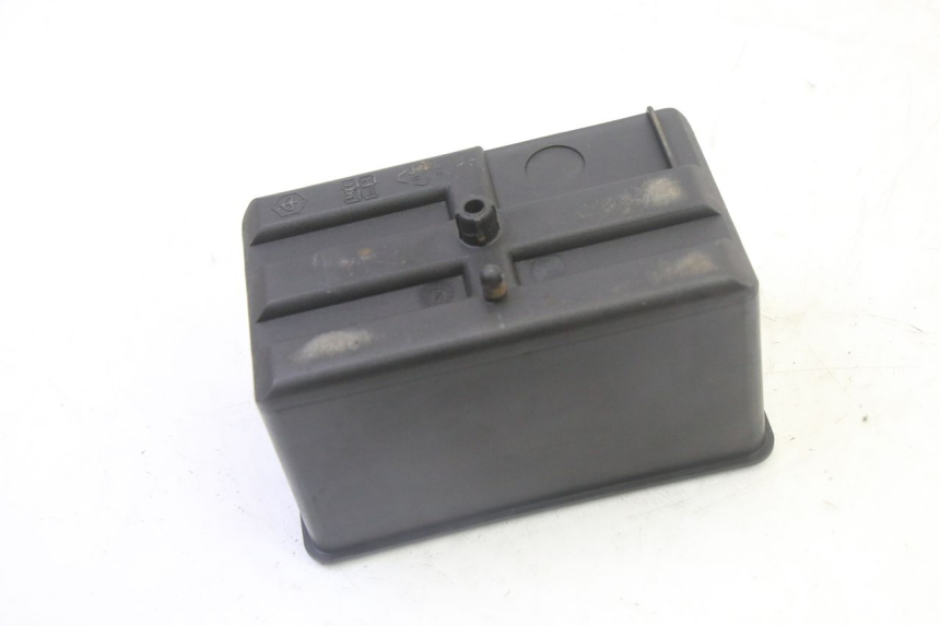 photo de BATTERY BOX PIAGGIO LXV 4T 50 (2009 - 2013) - Alternative perspective