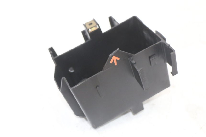 photo de BATTERY TRAY PEUGEOT LUDIX 50 (2005 - 2007) - Zoom on usage condition