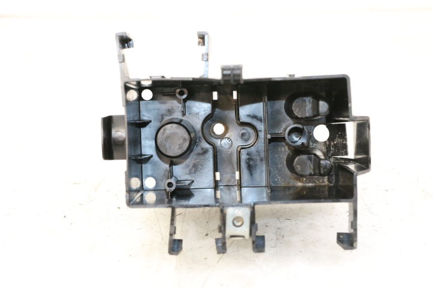 photo de BATTERY TRAY PEUGEOT LUDIX 50 (2008 - 2017) - Alternative perspective