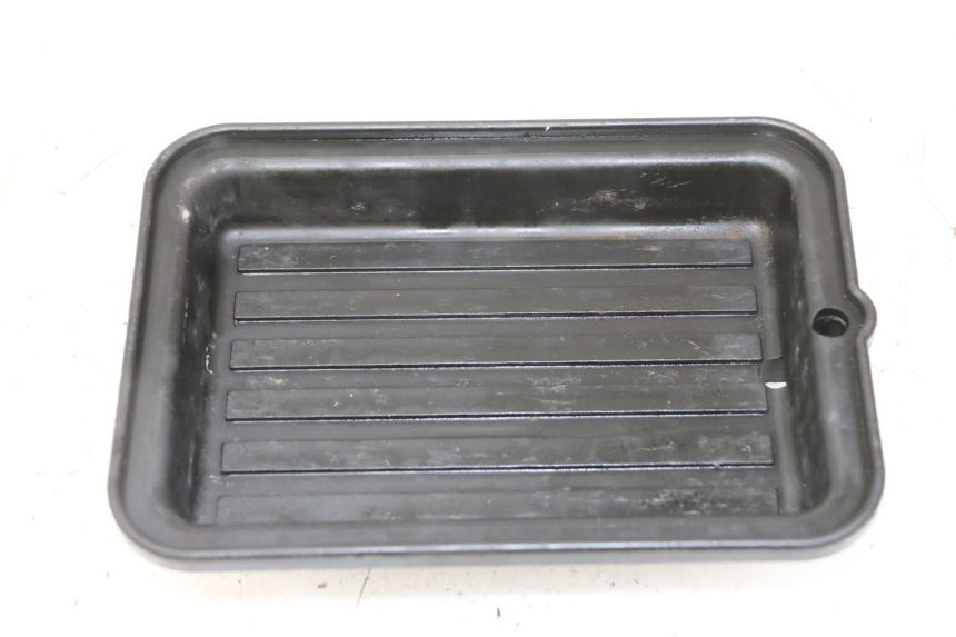 photo de BATTERY BOX PIAGGIO VESPA GRANTURISMO 200 (2004 - 2005) - Main view