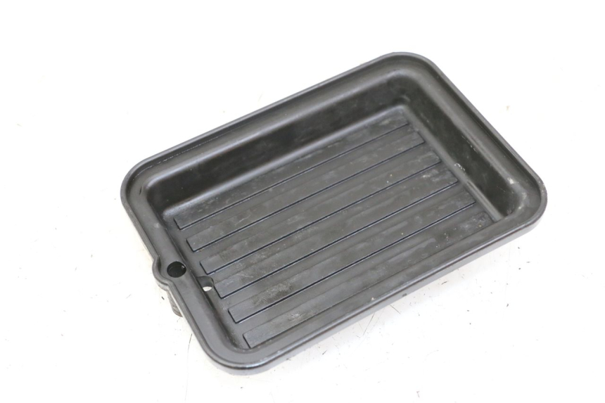 photo de BATTERY BOX PIAGGIO VESPA GRANTURISMO 200 (2004 - 2005) - Component detail