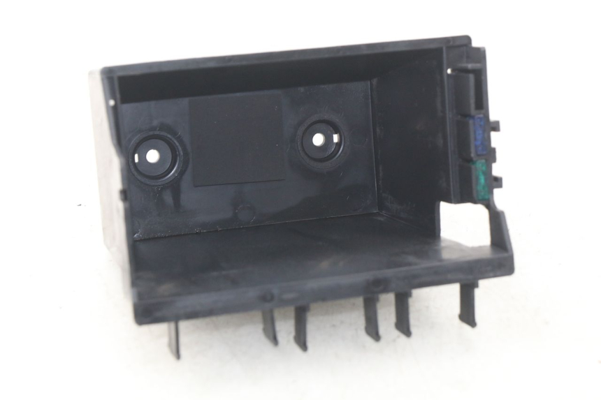 photo de BATTERY TRAY DAELIM S2 FI 125 (2008 - 2017) - Zoom on usage condition