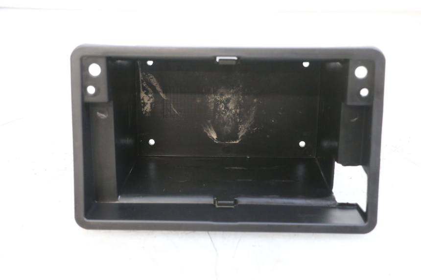 photo de BATTERY BOX JM MOTORS SANTANA EVO 50 (2024 - 2026) - Alternative perspective