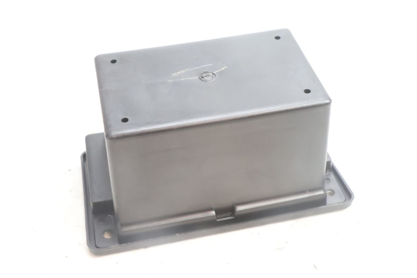photo de BATTERY BOX JM MOTORS SANTANA EVO 50 (2024 - 2026) - Alternative perspective
