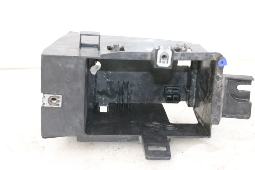 photo de BATTERY BOX PEUGEOT SATELIS 250 (2006 - 2012) - Zoom on usage condition
