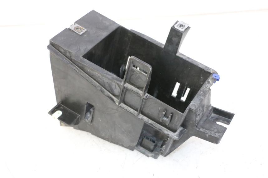photo de BATTERY BOX PEUGEOT SATELIS 250 (2006 - 2012) - Alternative perspective