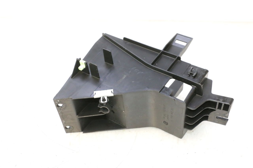 photo de BATTERY BOX PEUGEOT SATELIS 125 (2013 - 2018) - Component detail