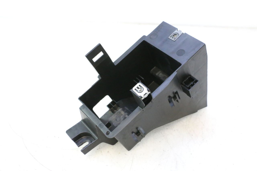 photo de BATTERY BOX PEUGEOT SATELIS 125 (2013 - 2018) - Alternative perspective