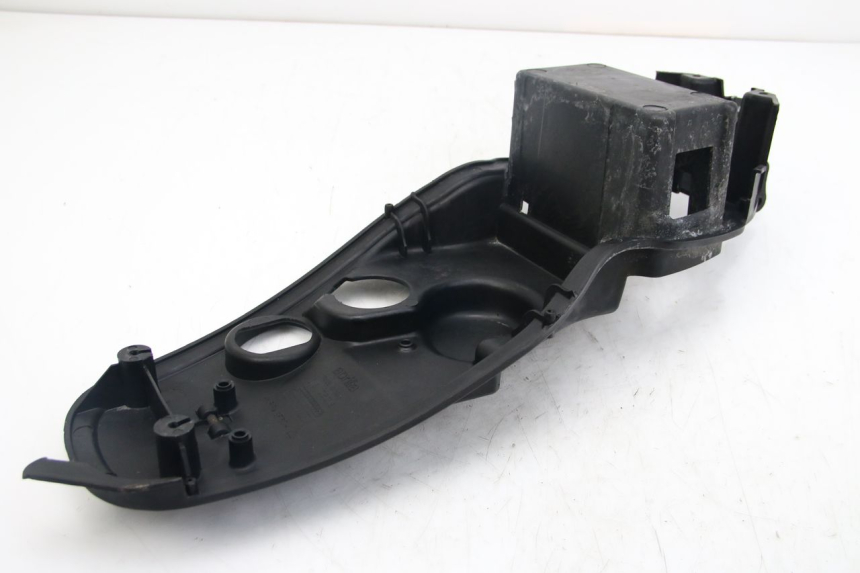 photo de BATTERY TRAY APRILIA SCARABEO 4T 50 (2009 - 2017) - High-resolution close-up