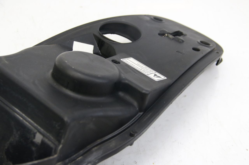 photo de BATTERY TRAY APRILIA SCARABEO 4T 50 (2009 - 2017) - Fixing points details