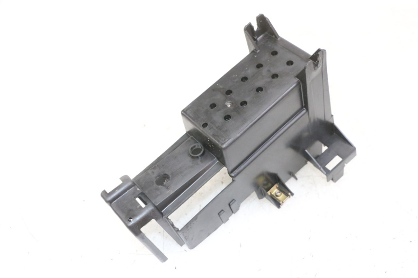 photo de BATTERY BOX PEUGEOT SPEEDFIGHT 2 LC 50 (2000 - 2009) - Zoom on usage condition