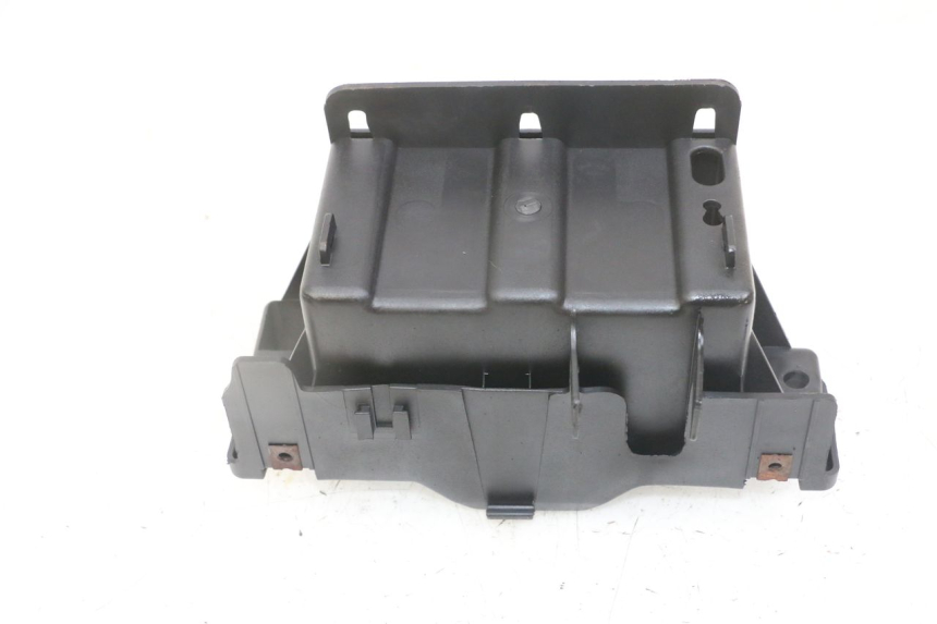photo de BATTERY BOX PIAGGIO SUPER LX 125 (2000 - 2003) - Zoom on usage condition
