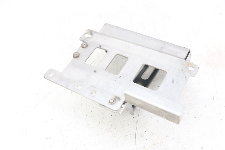 photo de BATTERY TRAY YAMAHA TDM ABS 900 (2002 - 2014) - Component detail