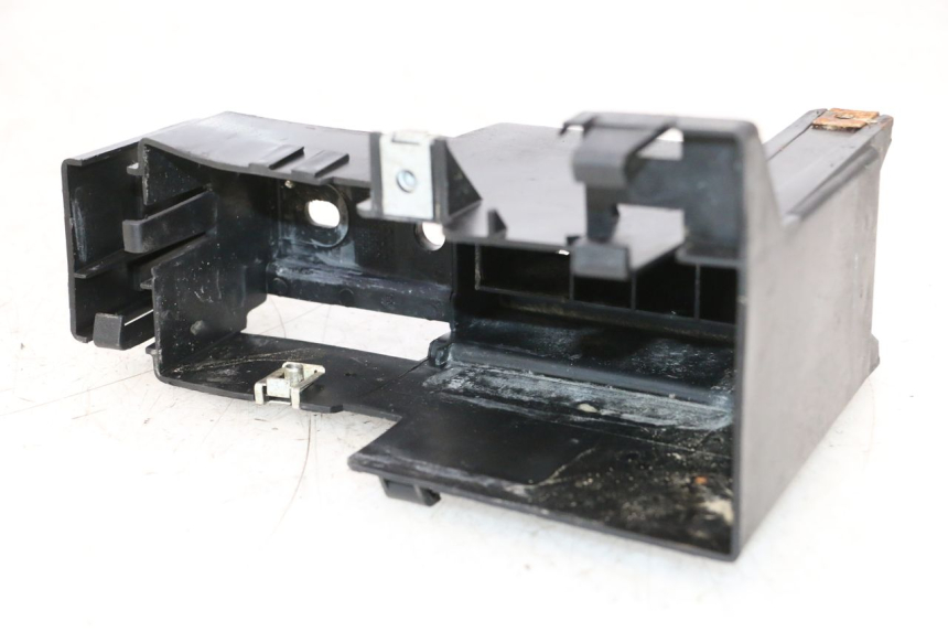 photo de BATTERY TRAY PEUGEOT TKR TREKKER FURIOUS 50 (2005 - 2014) - Alternative perspective