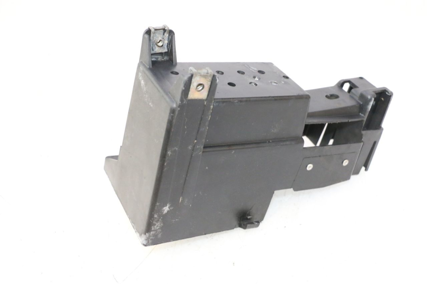 photo de BATTERY BOX PEUGEOT TREKKER 50 (1995 - 2004) - Zoom on usage condition