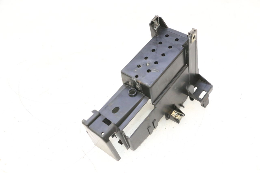 photo de BATTERY BOX PEUGEOT TREKKER 50 (1995 - 2004) - Alternative perspective