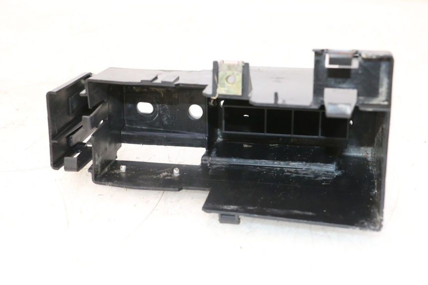 photo de BATTERY BOX PEUGEOT TREKKER 50 (1995 - 2004) - Technical close-up