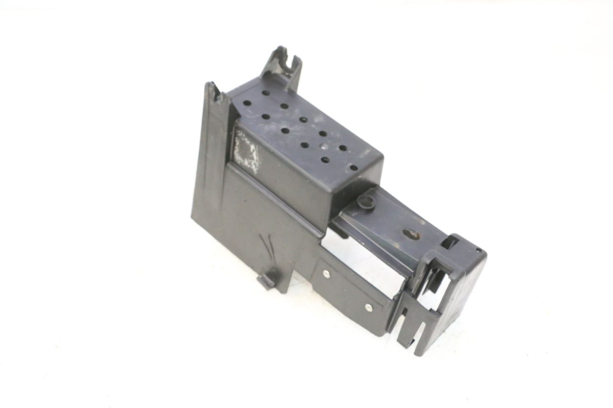photo de BATTERY BOX PEUGEOT TREKKER 50 (1995 - 2004) - Zoom on usage condition