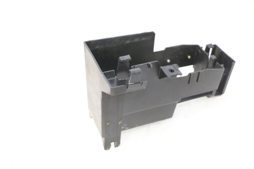 photo de BATTERY BOX PEUGEOT TREKKER 50 (1995 - 2004) - Alternative perspective
