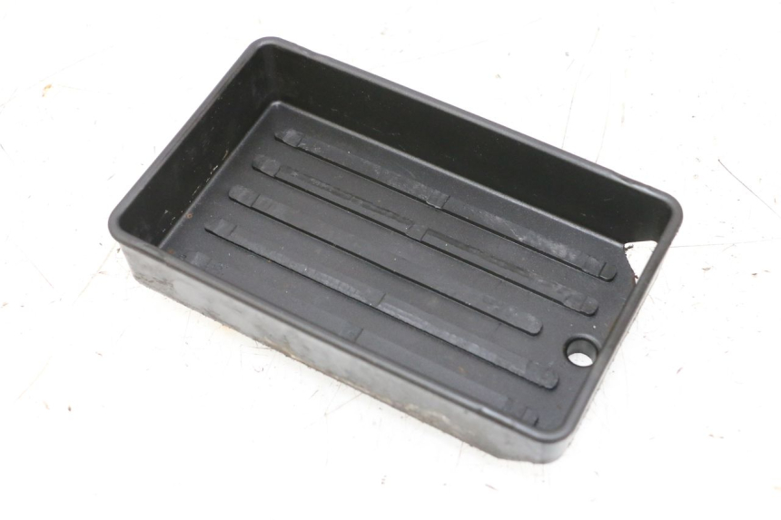 photo de BATTERY BOX PIAGGIO VESPA GTS SUPER IE 125 (2009 - 2016) - Main view